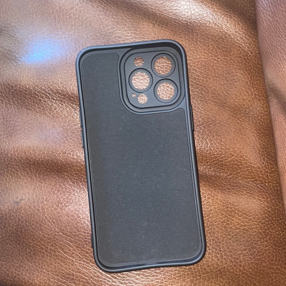 Karol G iPhone 13 Pro case